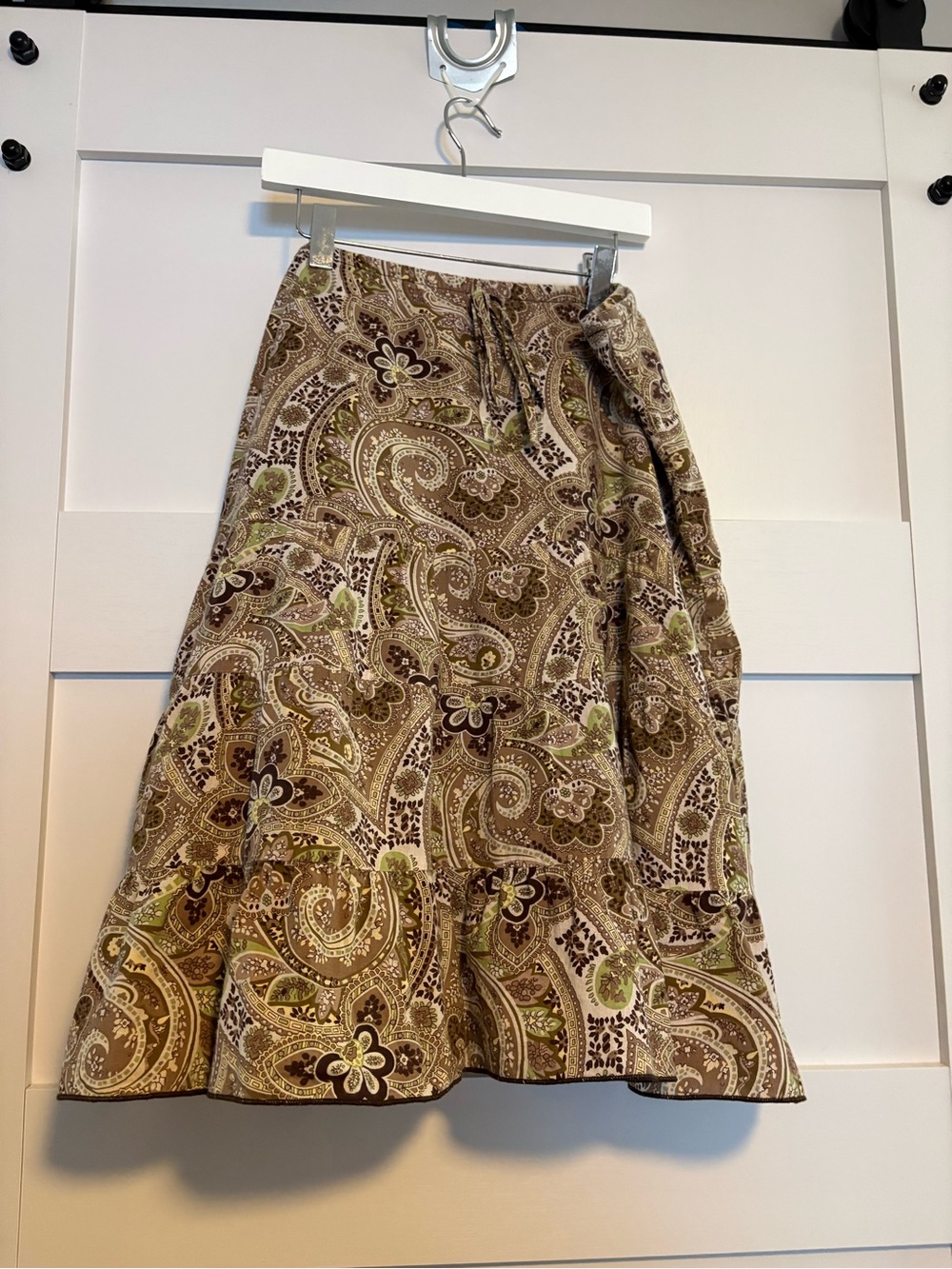 Paisley ruffled Midi Skirt in Brown and Olive